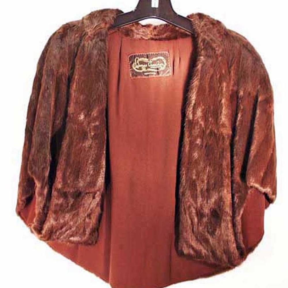 RUSSIAN SQUIRREL CAPE, EXCELLENT CONDITION, DARK BROWN, ONE SIZE FITS MOST, MADE